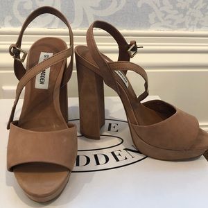 Steve Madden nude heel